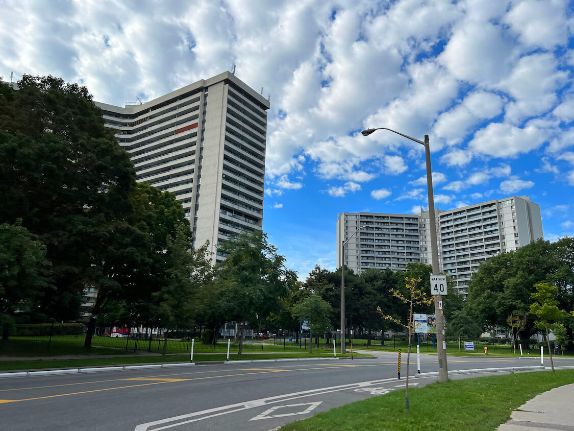 thorncliffe park commute