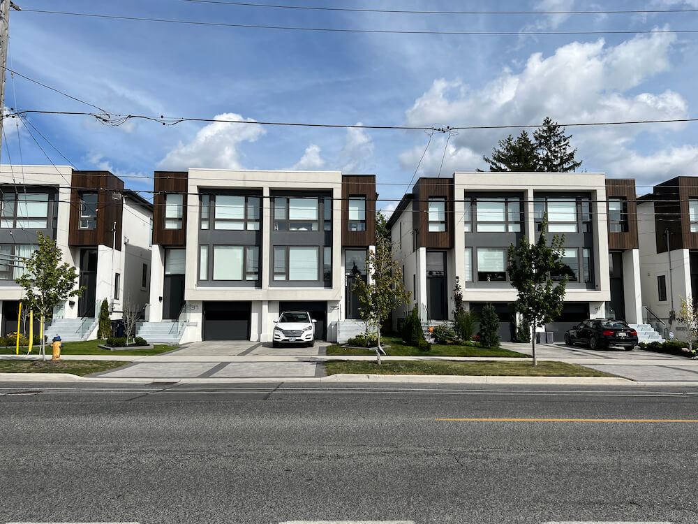 townhomes in Bathurst Park neighbourhood