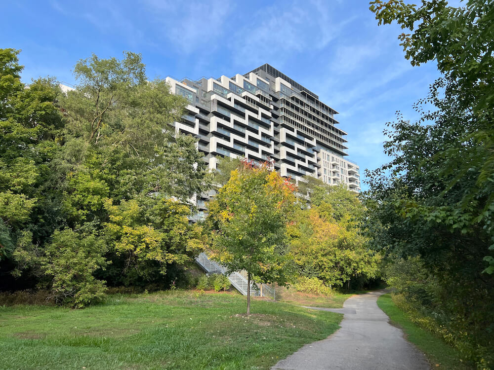 apartments in Bayview village neighbourhood