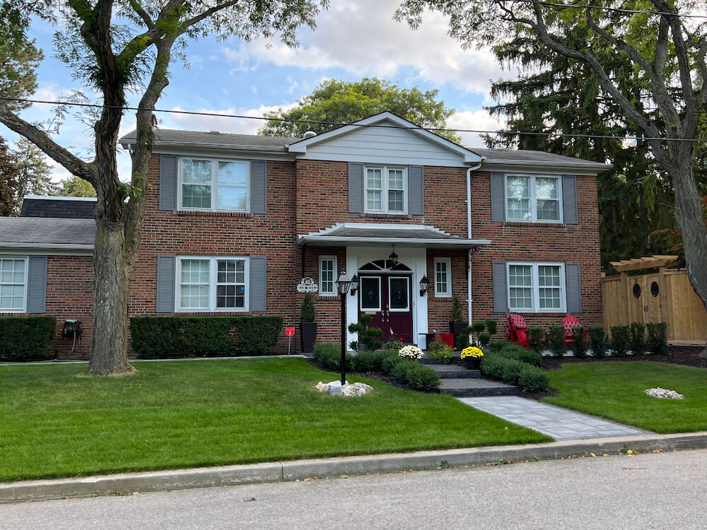 house in Bayview village neighbourhood