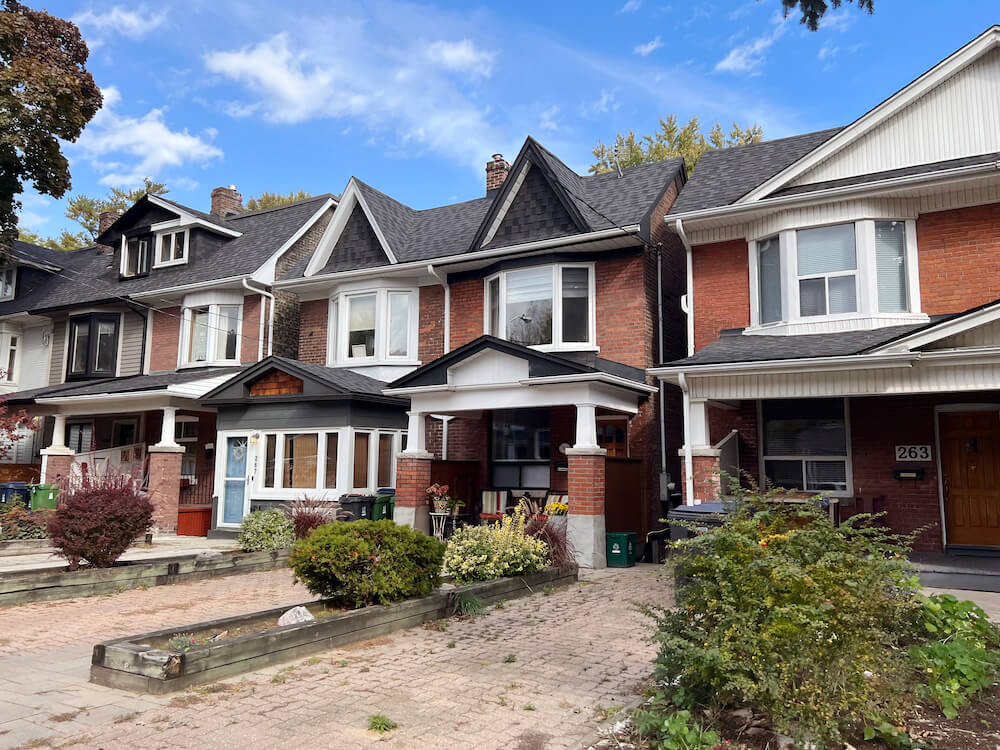 homes in Birch Cliff neighbourhood