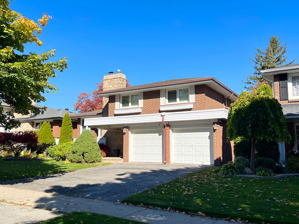 houses in Bridlewood neighbourhood