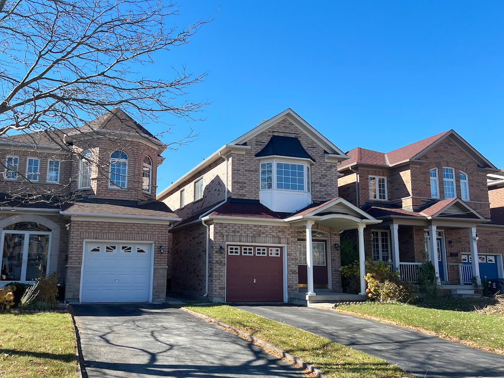 houses in Bridlewood neighbourhood