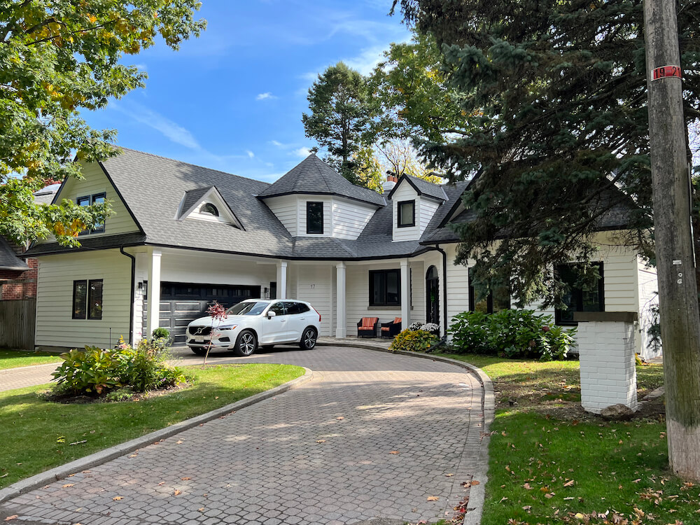 home in Cliffside neighbourhood