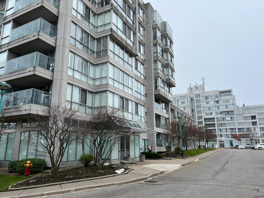 apartments in Discovery Bay neighbourhood