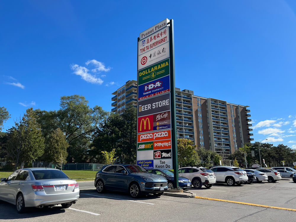 shops in Don Valley Village neighbourhood