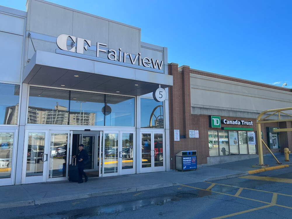 shops in Graydon Hall neighbourhood