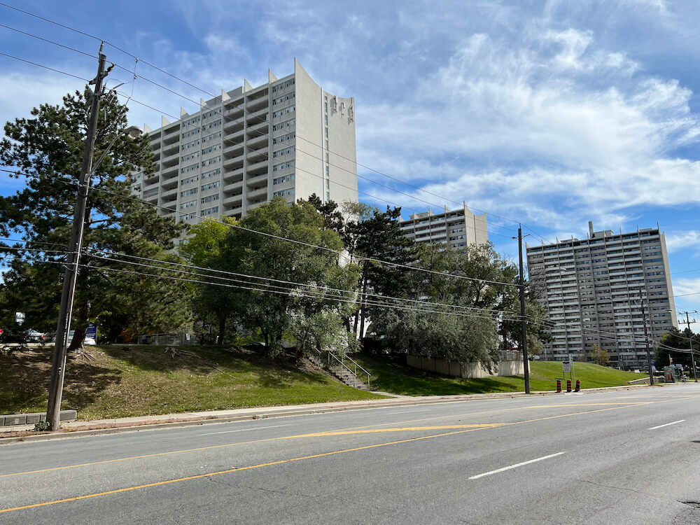 apartments in Downsview neighbourhood