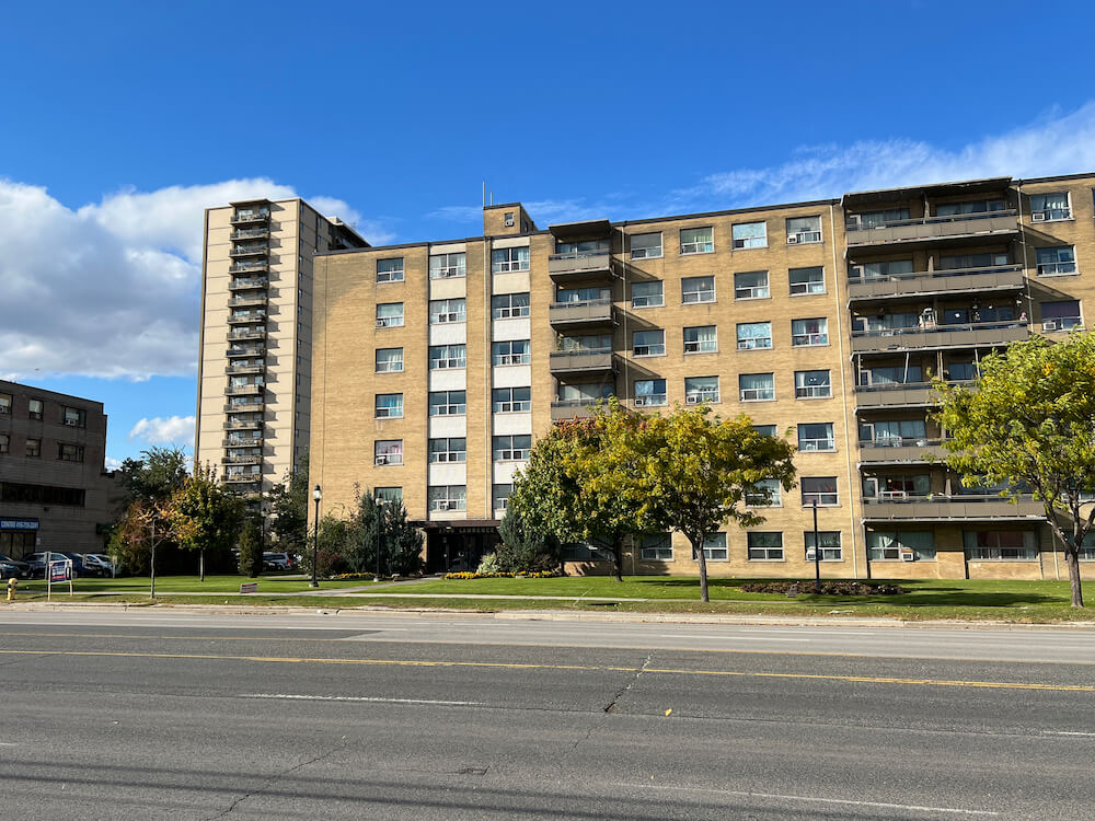 apartments in Dorset Park neighbourhood