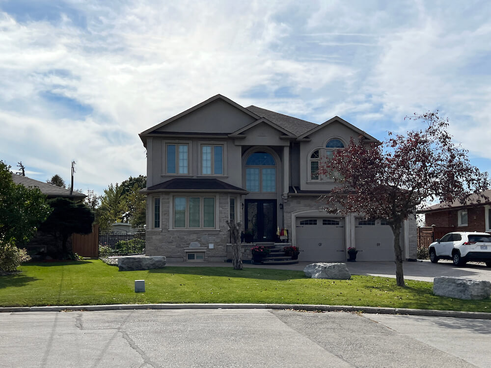 home in Emery neighbourhood