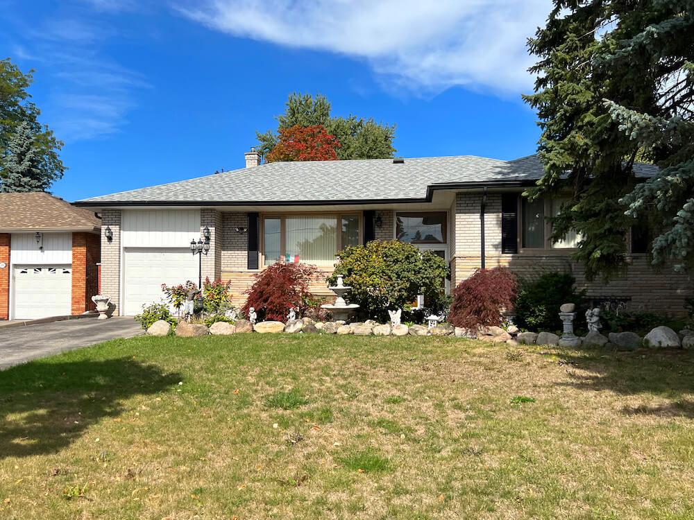 home in Emery neighbourhood