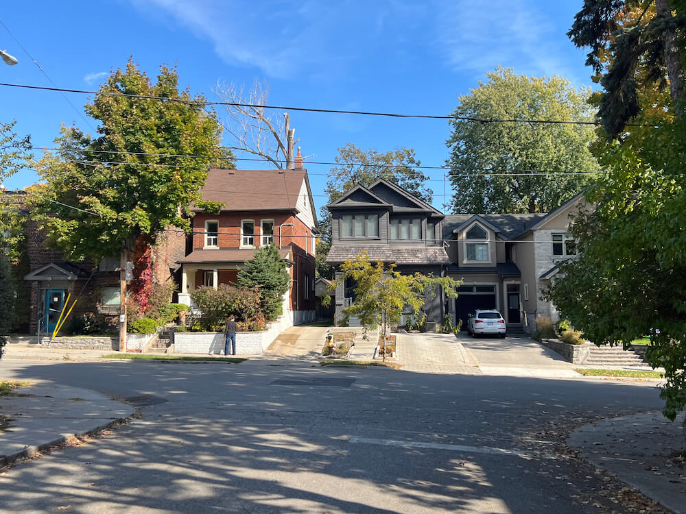 homes in Fallingbrook neighbourhood