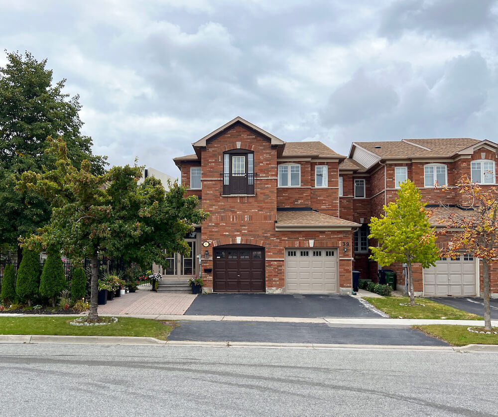 homes in Flemingdon neighbourhood