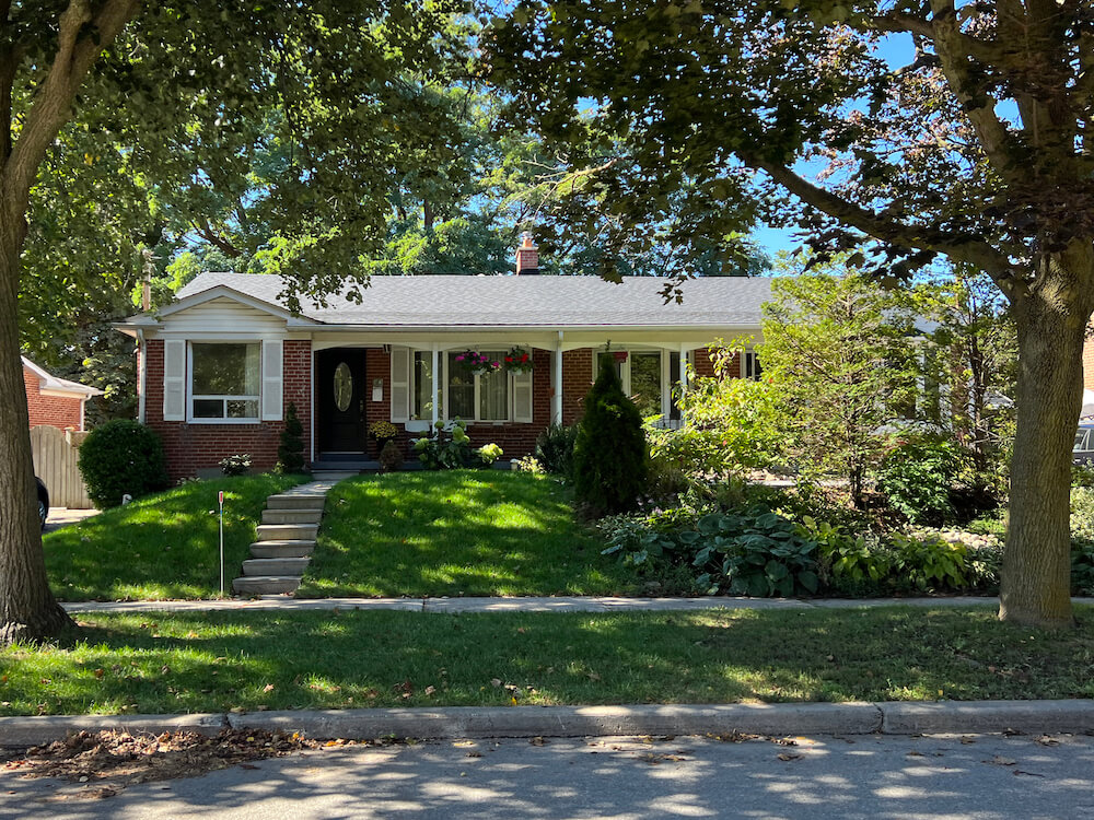 house in Graydon Hall neighbourhood