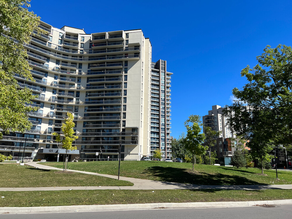 apartments in Herny Farm neighbourhood