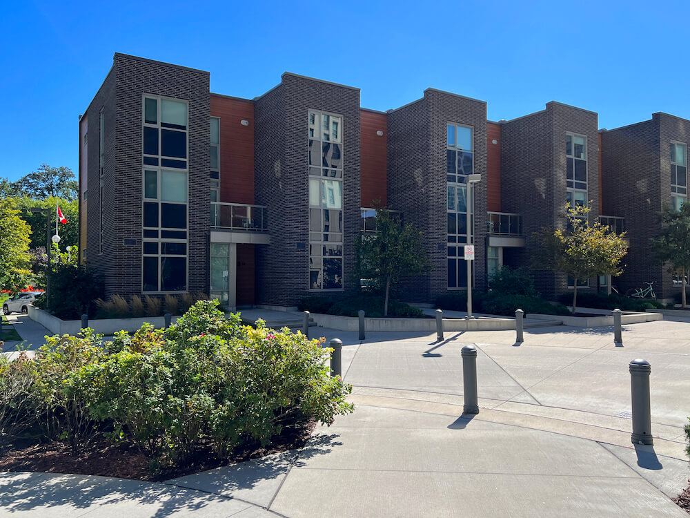 Townhomes in Herny Farm neighbourhood