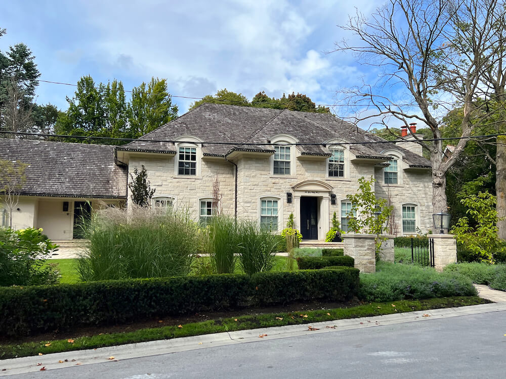 homes in Hoggs Hollow neighbourhood