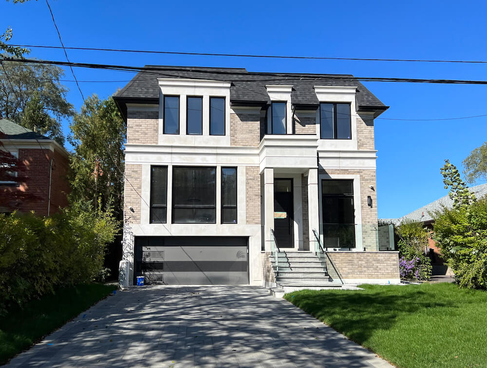 house in Lawrence Manor neighbourhood