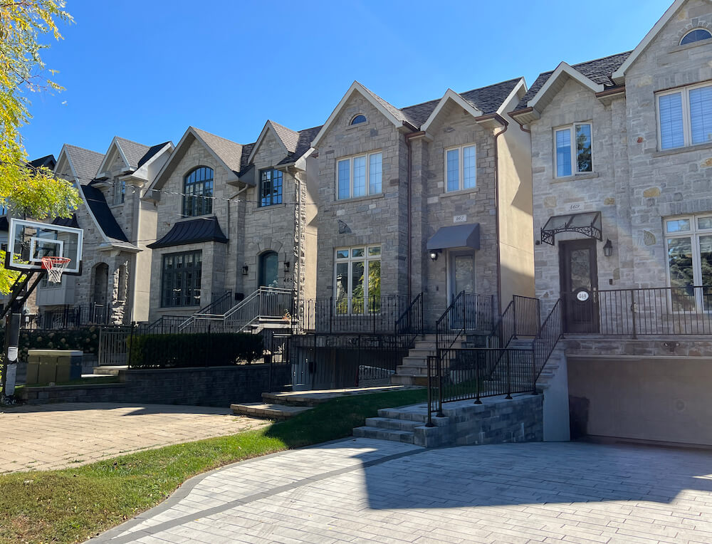 townhomes in Ledbury Park neighbourhood