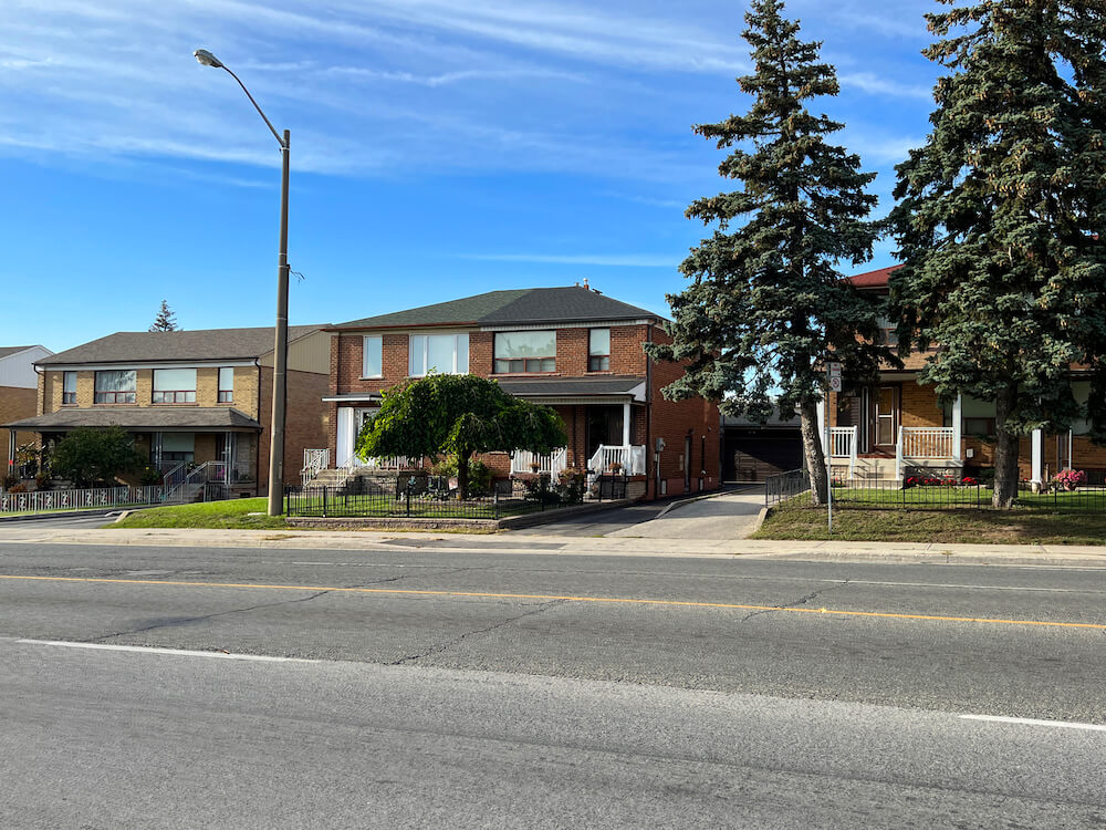 street in Maple Leaf Drive neighbourhood