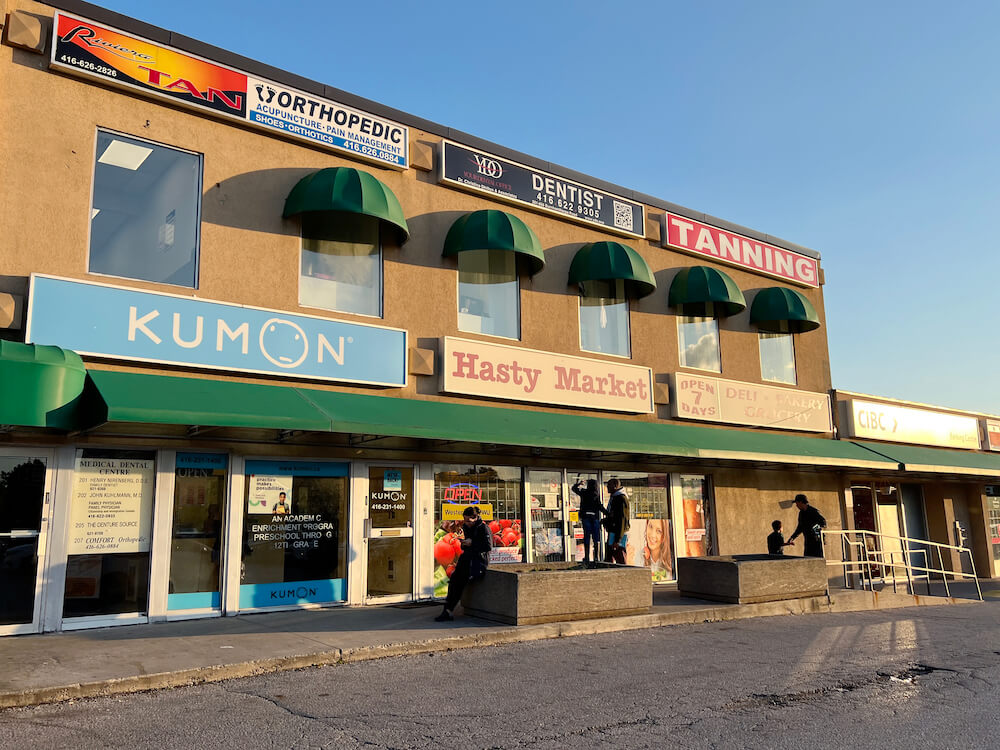 shops in Markland Wood neighbourhood