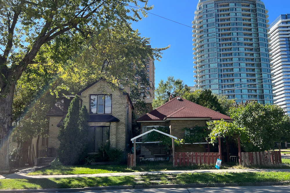 home in Newtonbrook neighbourhood