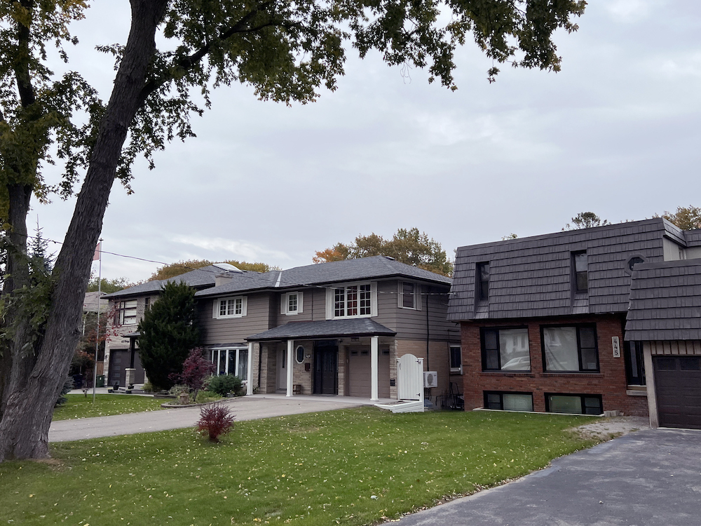 homes in Rouge Hill neighbourhood