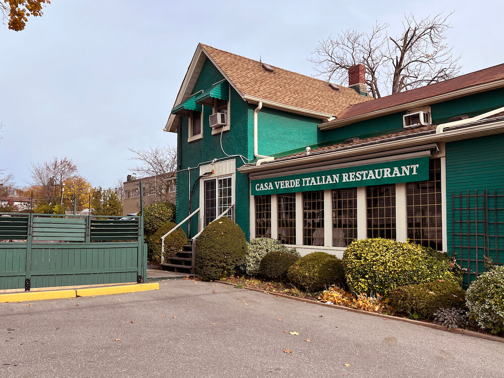 restaurant in Westney Heights neighbourhood