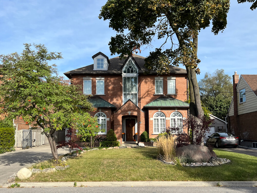 house in Yorkdale neighbourhood