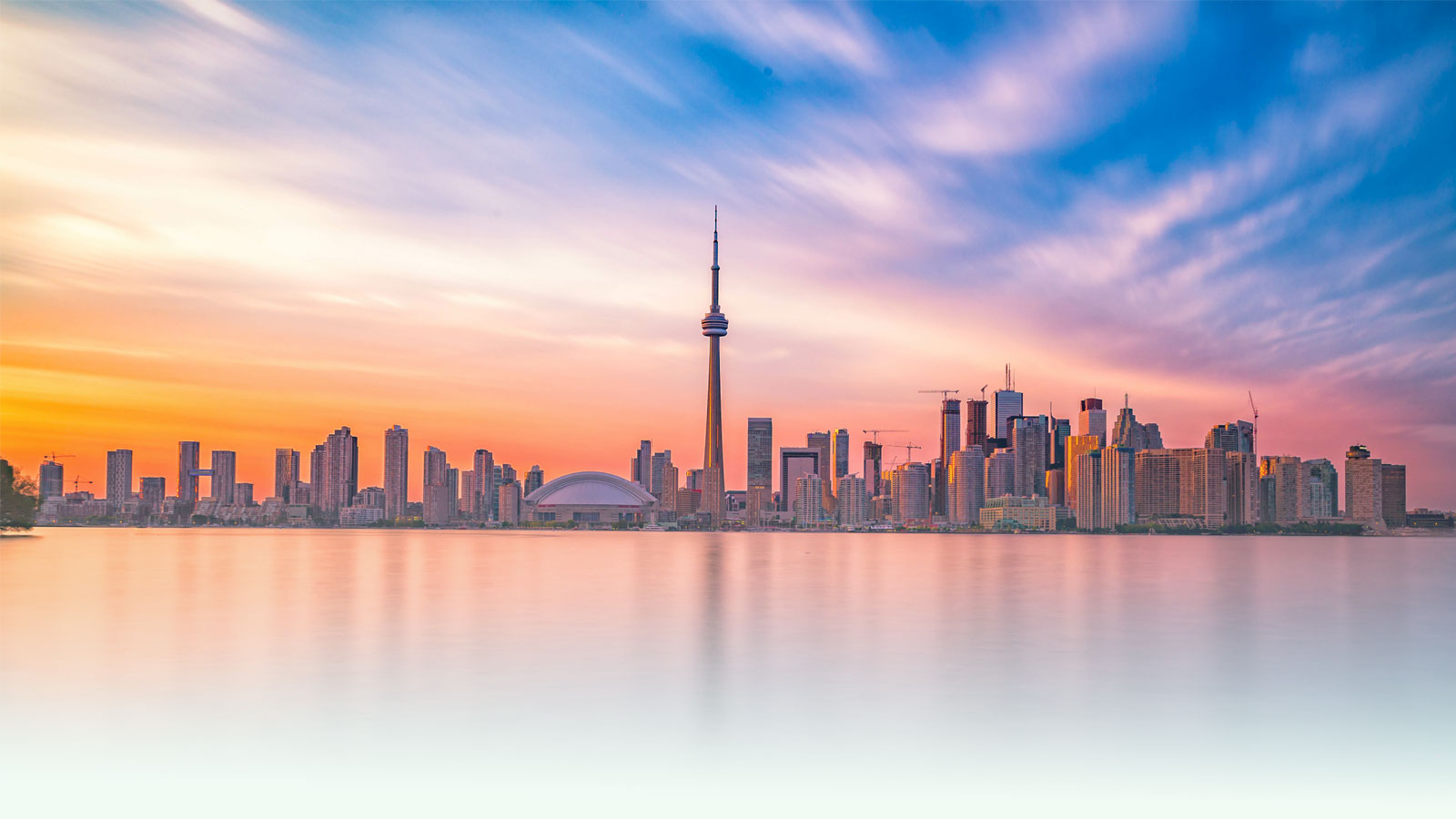 An image of Toronto in the fall, as seen from Centre Island