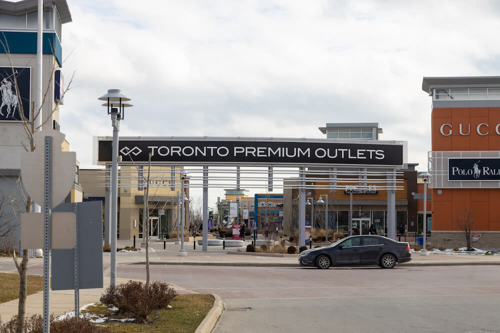 Toronto Premium Outlets - Hornby 🇨🇦