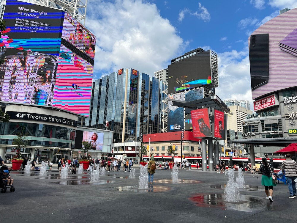 yonge street shopping district